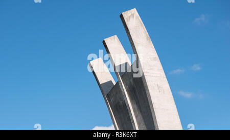 BERLIN, DEUTSCHLAND - 21. OKTOBER 2018: die Berliner Luftbrücke Memorial in der Nähe von ehemaligen Flughafen Tempelhof am Platz der Luftbrucke in Berlin, Deutschland Stockfoto