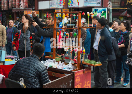 Anbieter verkaufen Teig Figuren im alten Kultur Street, Tianjin, China Stockfoto