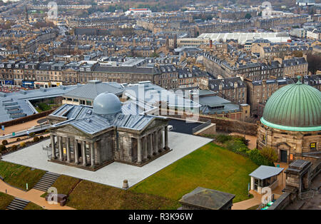 Stadt Sternwarte, Calton Hill, Edinburgh, Schottland, Großbritannien. 24 Nov. 2018 Mit neuen Kunstgalerie und Restaurant mit Panoramablick Stockfoto