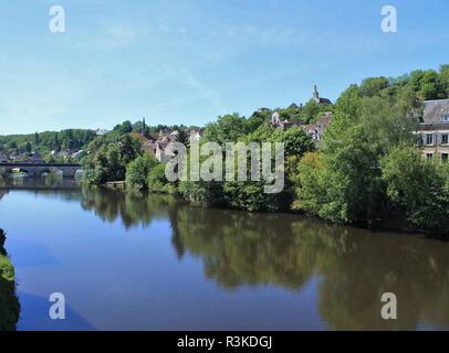 Fluss Creuse in Argenton Sur Creuse Genannt das Venedig von Berry, Region Berry-Indre, Frankreich Stockfoto