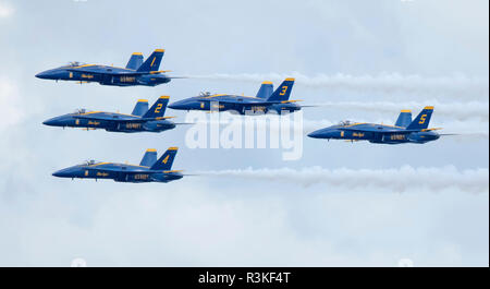 Staat Washington, Seattle. Blue Angels über Seattle. Stockfoto