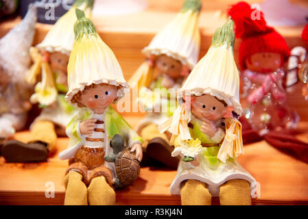 Straßburg, Frankreich - Dezember 2017: Marche de Noel Dekorationen, Weihnachtsmarkt in Straßburg im Elsass. Stockfoto