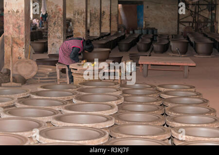 Workshop, Teekannen, Keramik Yixing, Provinz Jiangsu, China Stockfoto