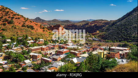 Panorama von Bisbee und Mule Mountains in Arizona Stockfoto