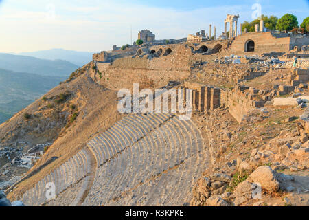 Die Türkei, in der Provinz Izmir, Bergama, Pergamon, Akropolis Theater. UNESCO Weltkulturerbe. Stockfoto