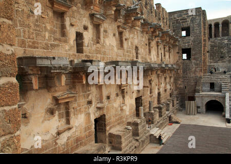 Die Türkei, Anatolien, Aspendos, zweites Jahrhundert römische Theater, erbaut von Kaiser Marcus Aurelius. Bühnenbereich. Stockfoto