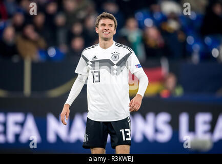 Gelsenkirchen, Deutschland. 19 Nov, 2018. 19. November 2018: Gelsenkirchen, Veltins Arena: Fußball UEFA Nationen Liga 6. Spieltag: Deutschland - Niederlande: Germanys Thomas Mueller. Quelle: Thomas Klausen | Verwendung weltweit/dpa/Alamy leben Nachrichten Stockfoto