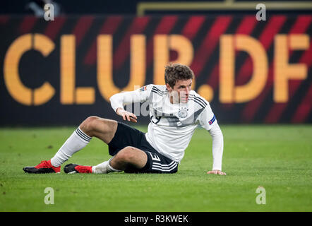 Gelsenkirchen, Deutschland. 19 Nov, 2018. 19. November 2018: Gelsenkirchen, Veltins Arena: Fußball UEFA Nationen Liga 6. Spieltag: Deutschland - Niederlande: Germanys Thomas Mueller. Quelle: Thomas Klausen | Verwendung weltweit/dpa/Alamy leben Nachrichten Stockfoto