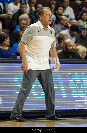 22.November 2018 Las Vegas, NV, USA Michigan State Head Coach Tom Izzo während der NCAA Men's Basketball Continental Tire Las Vegas Invitational zwischen UCLA Bruins und die Michigan State Spartans 87-67 in der Orleans Arena in Las Vegas, NV zu gewinnen. Thurman James/CSM Stockfoto