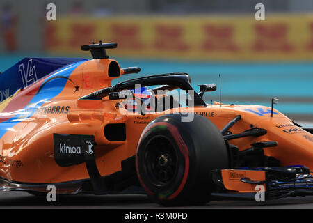 Abu Dhabi, VAE. 23. November 2018, Yas Marina, Abu Dhabi, Vereinigte Arabische Emirate, Etihad Airways Formel 1-Grand Prix von Abu Dhabi, Freitag Freies Training; McLaren, Fernando Alonso Credit: Aktion Plus Sport Bilder/Alamy leben Nachrichten Stockfoto