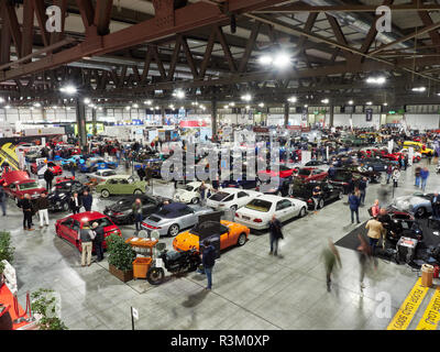 Mailand, Lombardei, Italien - 23 November, 2018 - Blick aus der Vogelperspektive auf Halle 18 während Autoclassica Fiera Milano Milano 2018 Edition in Fiera Milano Rho Credit: Armando Borges/Alamy leben Nachrichten Stockfoto