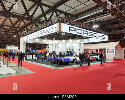 Mailand, Lombardei, Italien - 23 November, 2018 - Porsche main stand auf autoclassica Milano Edition 2018 Fiera Milano Rho Credit: Armando Borges/Alamy leben Nachrichten Stockfoto