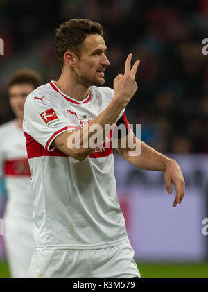 Leverkusen, 23. November 2018, Bundesliga, Bayer 04 Leverkusen vs VfB Stuttgart: Christian Gentner (VfB) Gesten. Credit: Jürgen Schwarz/Alamy leben Nachrichten Stockfoto