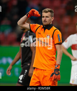 Leverkusen, 23. November 2018, Bundesliga, Bayer 04 Leverkusen vs VfB Stuttgart: Torhüter Lukas Hradecky (B04) Gesten. Credit: Jürgen Schwarz/Alamy leben Nachrichten Stockfoto