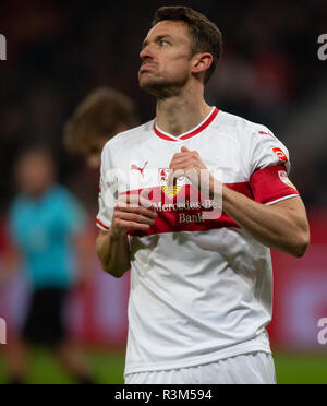 Leverkusen, 23. November 2018, Bundesliga, Bayer 04 Leverkusen vs VfB Stuttgart: Christian Gentner (VfB) Gesten. Credit: Jürgen Schwarz/Alamy leben Nachrichten Stockfoto