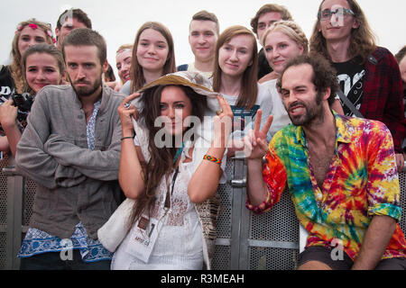 Crystal Kämpfer mit Fans bei Orange Warschauer Festival in Warschau, Polen am 12. Juni 2015 Stockfoto