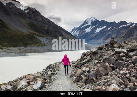 Neuseeland, Südinsel, Canterbury, Aoraki Mt. Cook Nationalpark, Hooker Valley Wandern, Hooker See Stockfoto