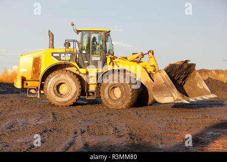 Ein Caterpillar 966 Rädern laden Schaufel auf der Recycoal, Kohle Recycling Website in Rossington, Doncaster, der jetzt abgerissen wurde. Stockfoto