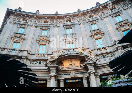 Mailand, Italien - 22.November 2018: Äußere des Der erste Starbucks concept store in Mailand, Italien bekannt als die Milano Rösterei Stockfoto