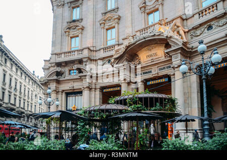 Mailand, Italien - 22.November 2018: Äußere des Der erste Starbucks concept store in Mailand, Italien bekannt als die Milano Rösterei Stockfoto