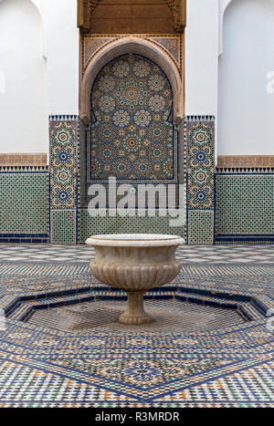 Fliesen- Brunnen am Museum Dar Si Said, Marrakesch (Marrakesch), Marokko Stockfoto