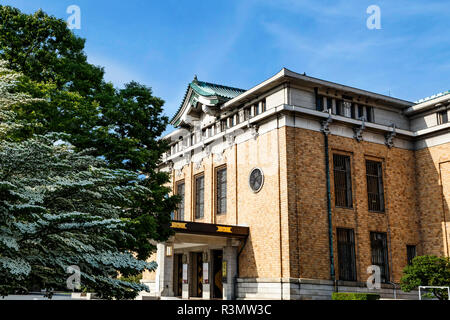 Kyoto, Japan. Eingang zum Kyoto Municipal Museum der Kunst Stockfoto