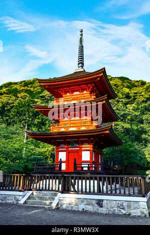 Kyoto, Japan. Drei-stöckige Pagode in Taisan-ji-Tempel in der Nähe Kiyomizu-dera Tempel Stockfoto