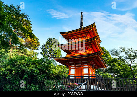 Kyoto, Japan. Drei-stöckige Pagode in Taisan-ji-Tempel in der Nähe Kiyomizu-dera Tempel Stockfoto