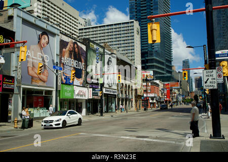 Kanada, Ontario, Toronto, Downtown Architektur. Der Yonge Street, Ryerson University Area Stockfoto