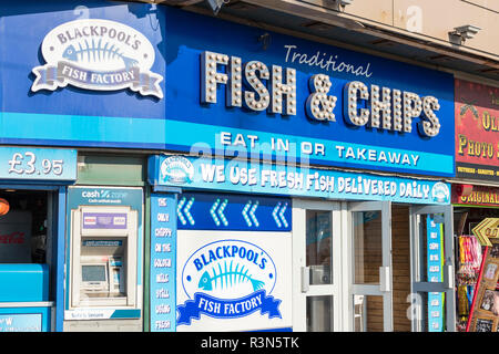 Die traditionelle Fish und Chips shop Blackpool Fischfabrik essen oder mitnehmen Fish & Chips Restaurant Promenade, Blackpool Lancashire England UK Europa Stockfoto