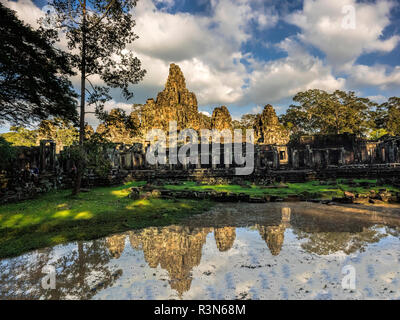 Asien, Kambodscha, Angkor Watt, Siem Reap, Sunrise Reflexionen an Angkor Wat Stockfoto