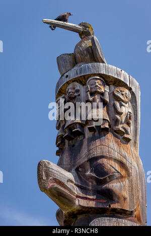 Kanada, British Columbia, Gitanyow. Detail der Gitxsan Stamm Totem Pole. Stockfoto