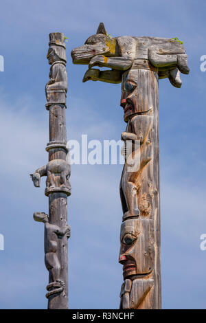 Kanada, British Columbia, Gitanyow. Detail der Gitxsan Stamm Totem Pole. Stockfoto