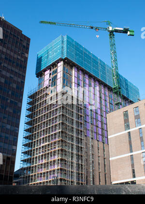 Ein großer Wolkenkratzer Gebäude im Zentrum von Birmingham gebaut. Stockfoto