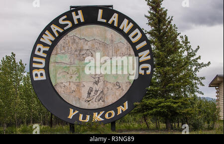 Kanada, Yukon Territory, Burwash Landing. Die weltweit größte Gold Pan Stockfoto