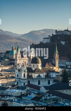 Österreich, Salzburg, erhöhten Blick auf die Stadt Stockfoto