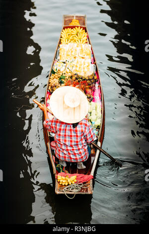 Damnoen Saduak Markt in Ratchaburi, Thailand gerade westlich von Bangkok. Stockfoto