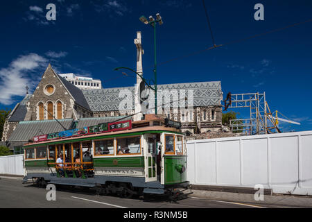 Neuseeland, Südinsel, Christchurch Cathedral Square, Christchurch Cathedral Ruinen, in Erdbeben 2011 mit Straßenbahn beschädigt Stockfoto