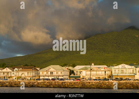 St. Kitts und Nevis, Nevis. Charlestown waterfront Gebäude Stockfoto