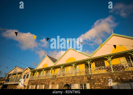 St. Kitts und Nevis, Nevis. Charlestown waterfront Gebäude Stockfoto