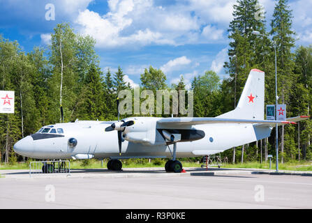 Kubinka, Moskau, Russland - 16. Juni 2018: Flugzeug AN-24 in militär-patriotischen Recreation Park der Streitkräfte der Russischen Föderation - Pa Stockfoto