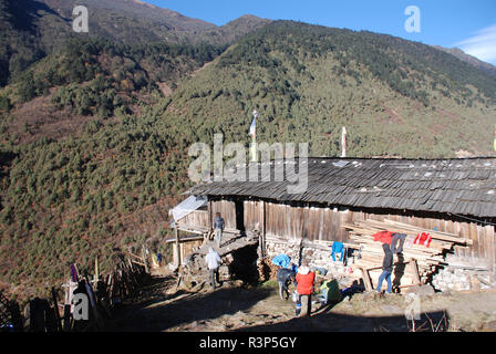 Die Himalaya Dorf Olangchung Gola in Nepa Stockfoto