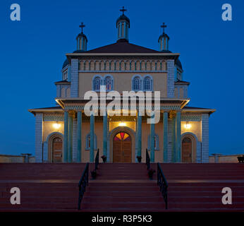 Kanada, Manitoba, Köche Creek. Ukrainische Katholische Kirche der Unbefleckten Empfängnis in der Abenddämmerung. Stockfoto