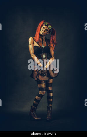 Frau steampunk Roboter, rote Haare Stockfoto