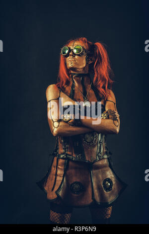 Frau steampunk Roboter, rote Haare Stockfoto