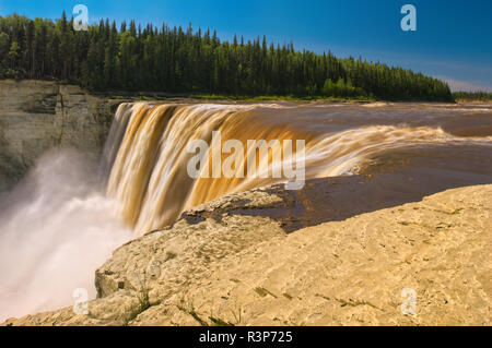 Kanada, Northwest Territories, Twin Falls Gorge Territorial Park. Hay River bei Alexandra fällt. Stockfoto