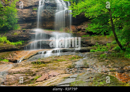 Kanada, Nova Scotia, Cape Breton Highlands National Park. Beulach Verbot fällt Kaskade. Stockfoto