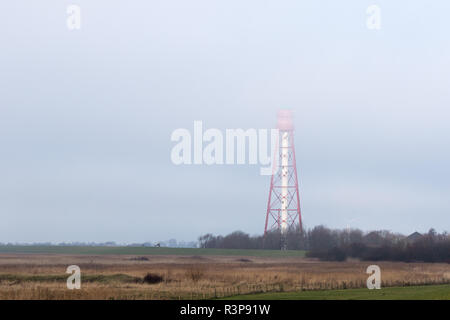 Leuchtturm camping im Nebel Stockfoto