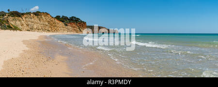 Strand von Porto de Mos in Lagos, Algarve, Portugal Stockfoto