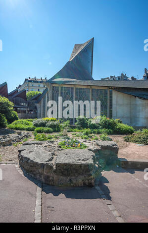 Jeanne d'Arc verbrannt auf dem Spiel Ort, Kirche der Heiligen Jeanne d'Arc, Rouen, Normandie, Frankreich Stockfoto